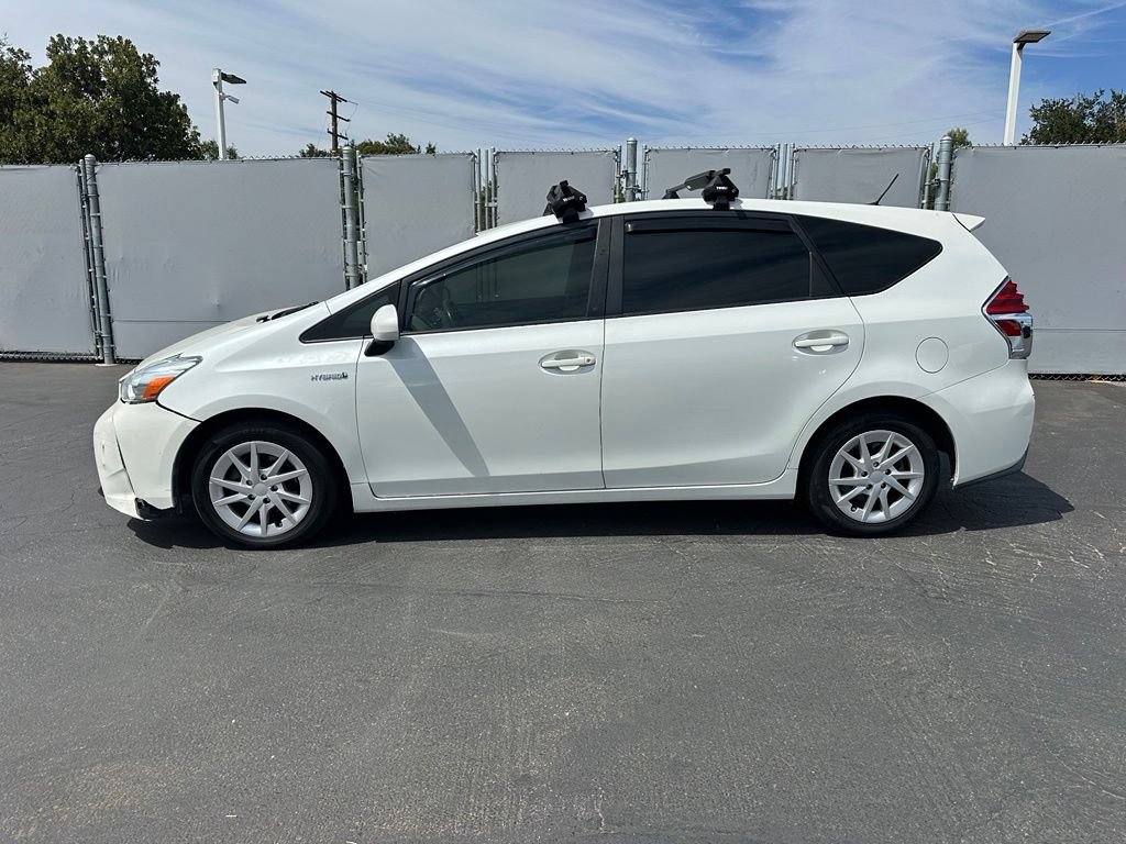 Used 2016 Toyota Prius V Three FWD image 2