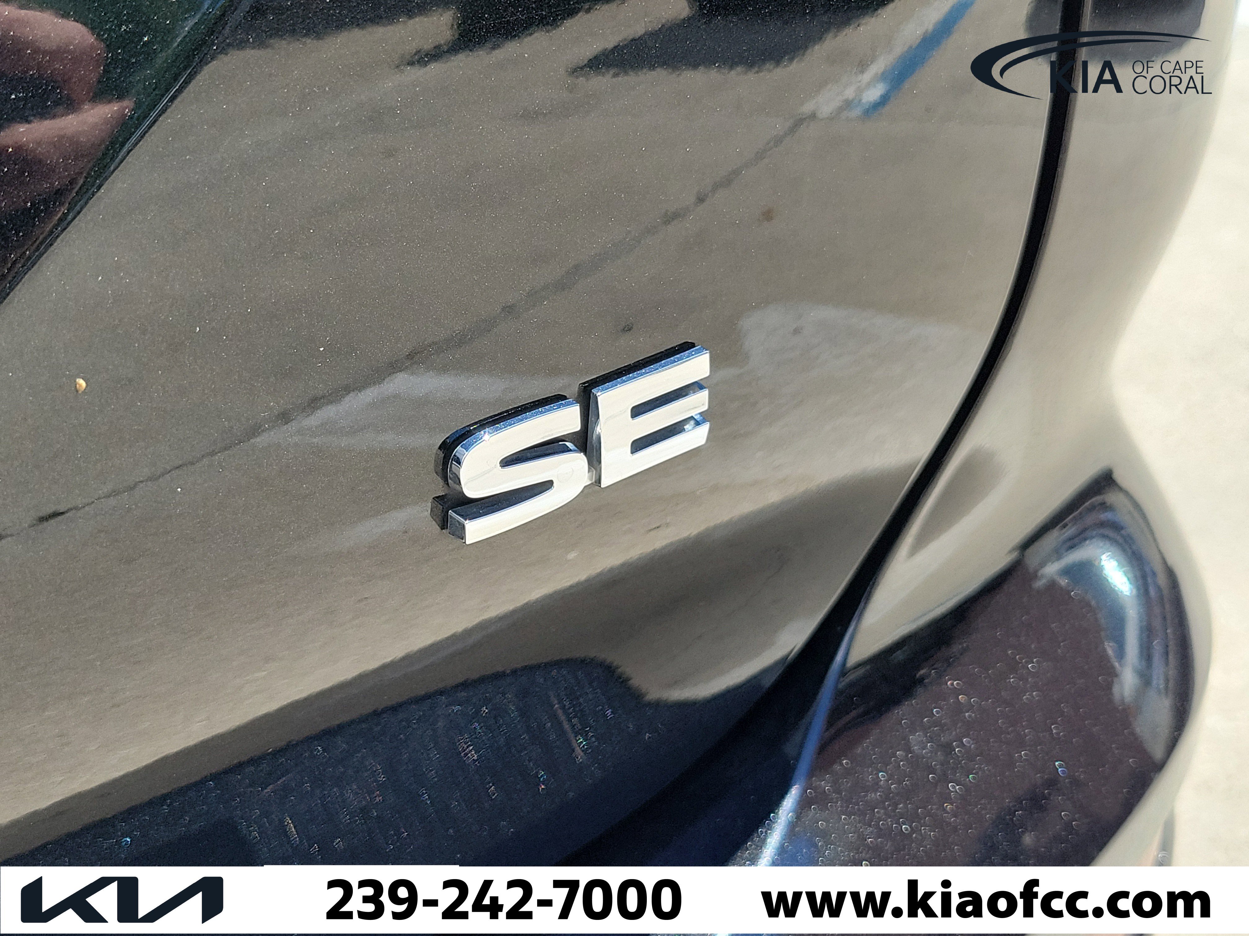 Used 2024 Mitsubishi Outlander SE Black Edition FWD image 12