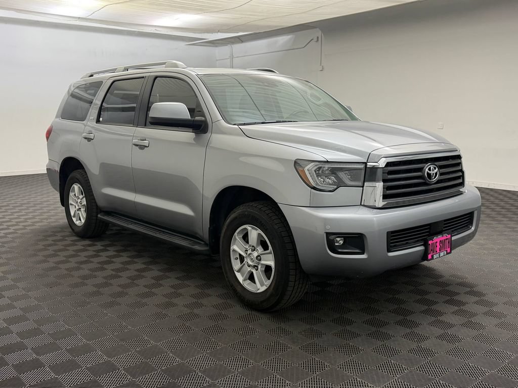 Used 2018 Toyota Sequoia SR5 AWD/4WD image 7