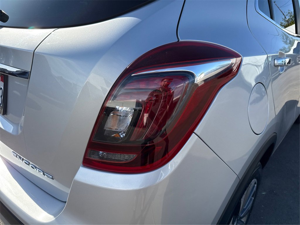 Used 2020 Buick Encore Essence image 17