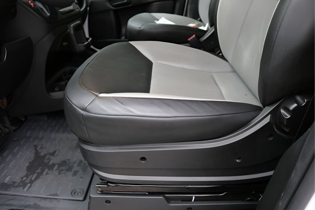 Used 2025 RAM ProMaster 2500 w/ Convenience Group FWD image 13