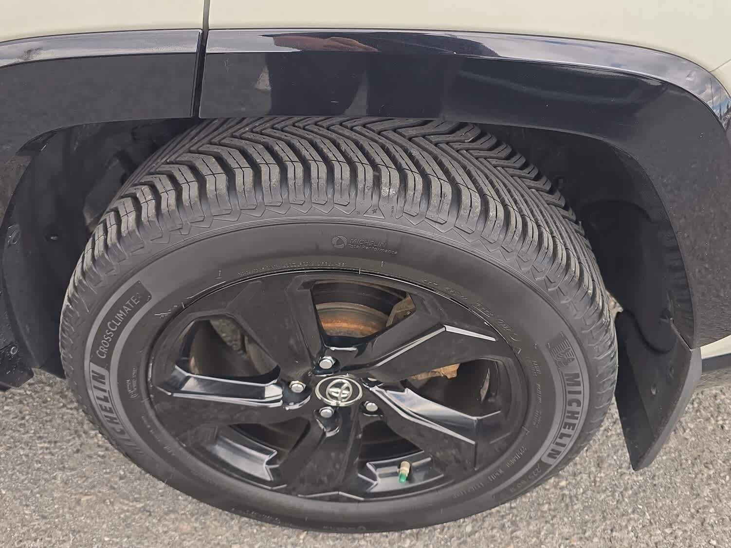 Used 2019 Toyota RAV4 XSE w/ Carpet Mat Package AWD/4WD image 10