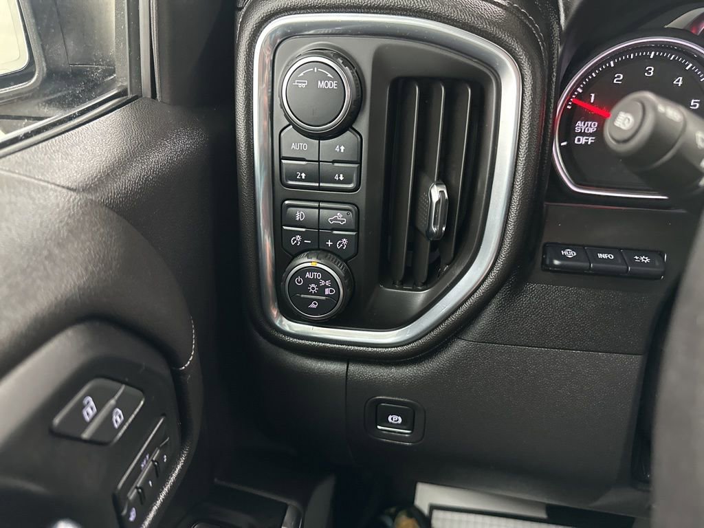 Certified 2020 Chevrolet Silverado 1500 High Country w/ Technology Package image 38