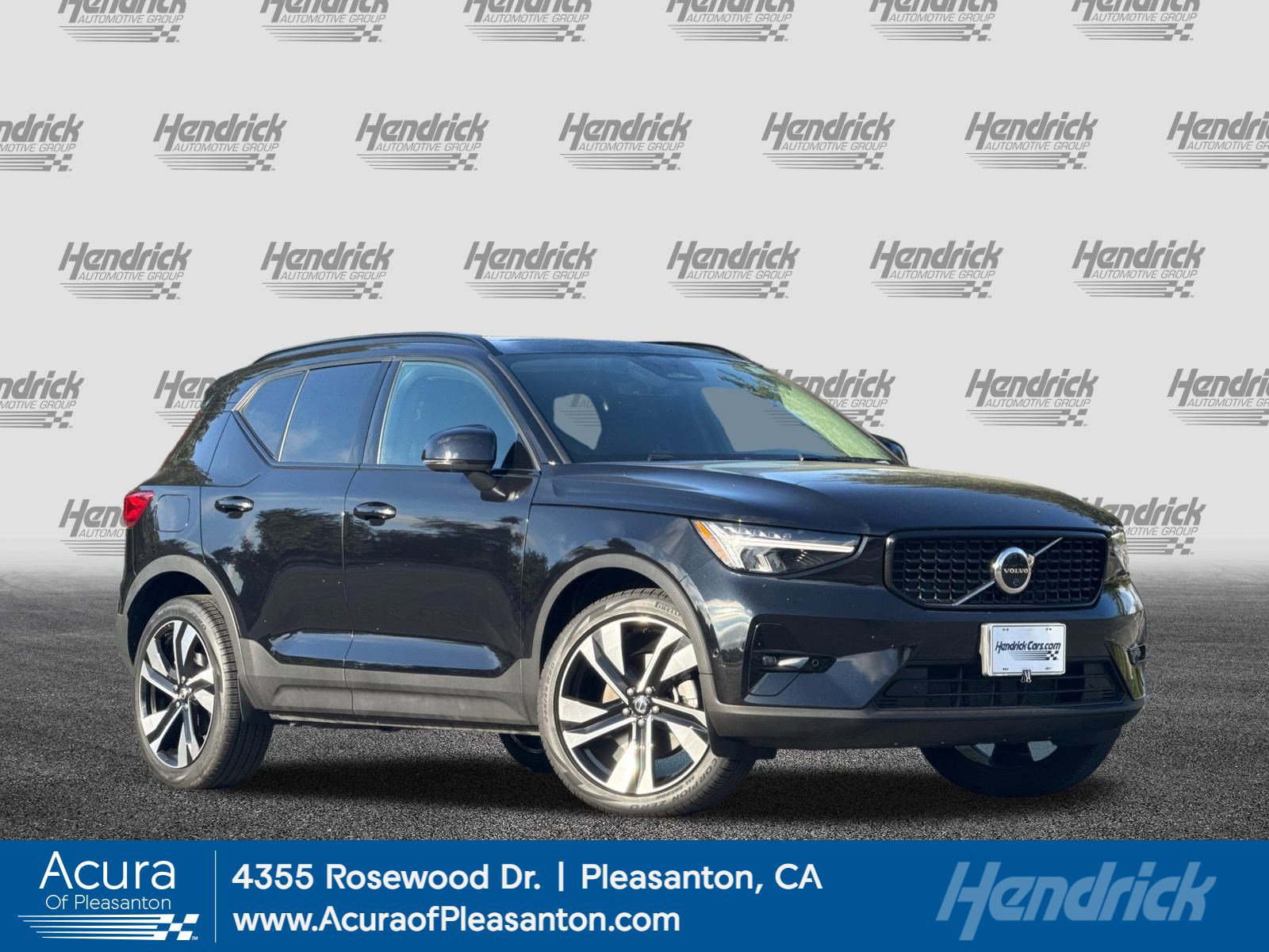 Used 2025 Volvo XC40 B5 Plus