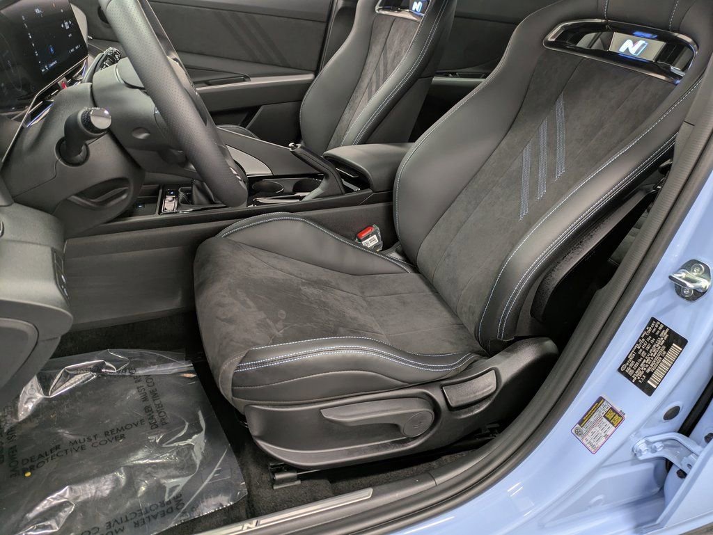 Used 2025 Hyundai Elantra N Base image 9
