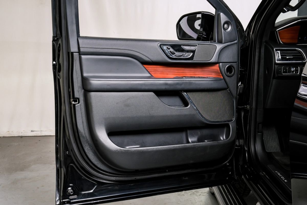 Used 2024 Lincoln Navigator Reserve image 41