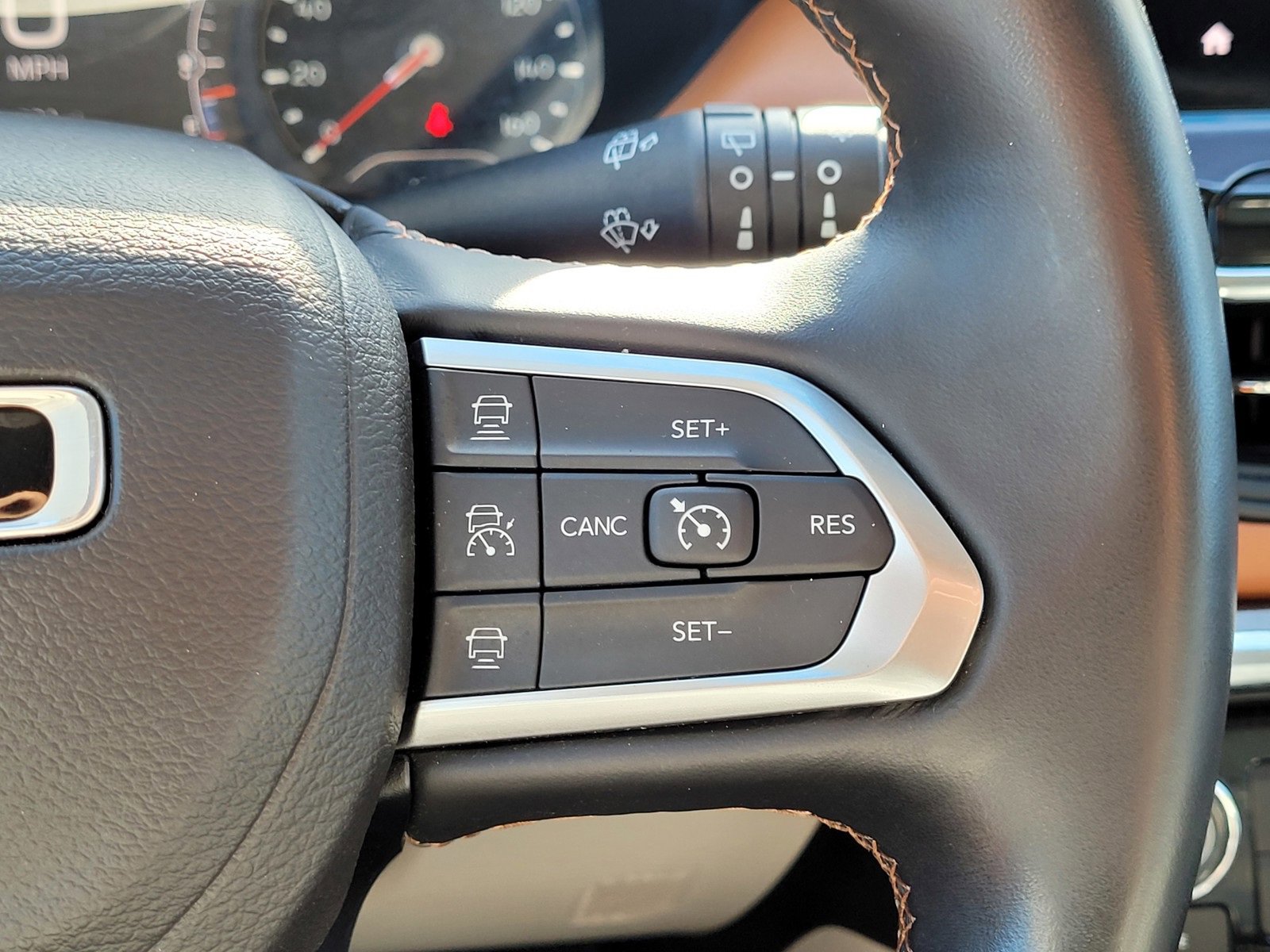 Used 2022 Jeep Compass Limited w/ Mopar Graphics Package image 21