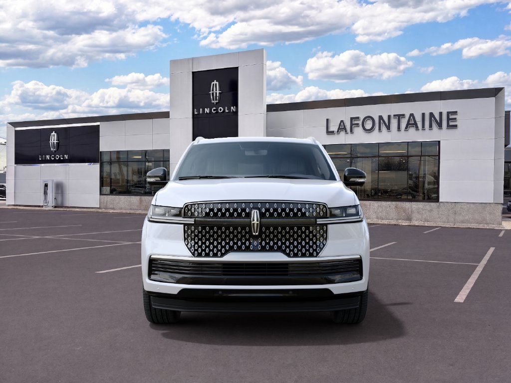 New 2027 Lincoln Navigator Reserve AWD/4WD image 3