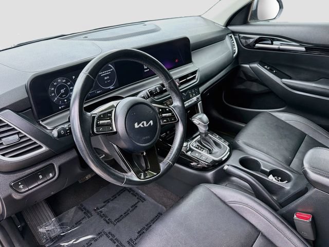Used 2025 Kia Seltos EX w/ EX Sunroof Package FWD image 9