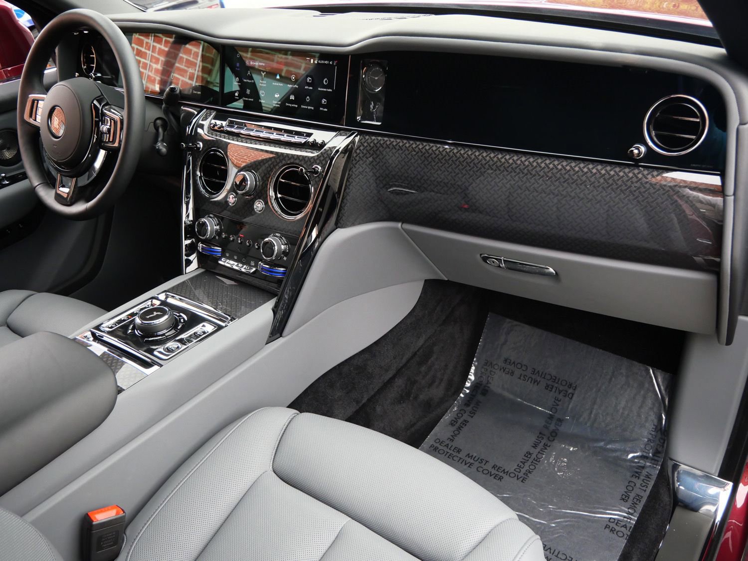 New 2025 Rolls-Royce Cullinan Black Badge image 18