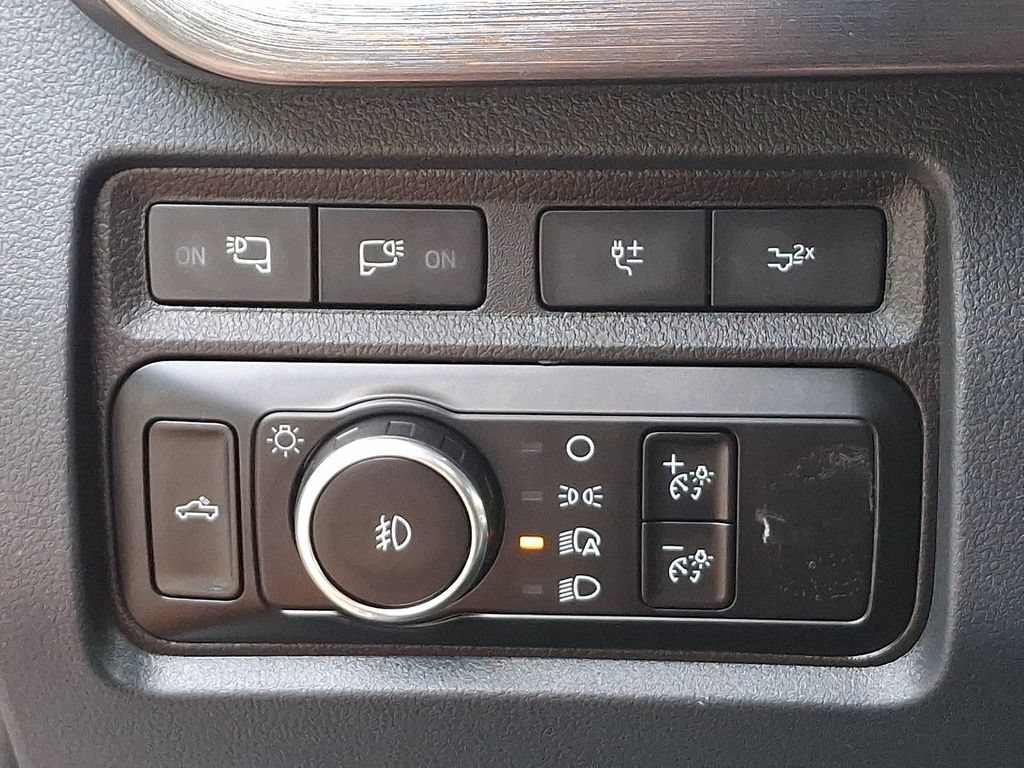 Used 2024 Ford F350 Lariat w/ Lariat Ultimate Package AWD/4WD image 25