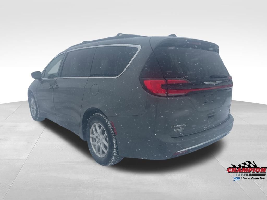Used 2022 Chrysler Pacifica Touring-L image 3