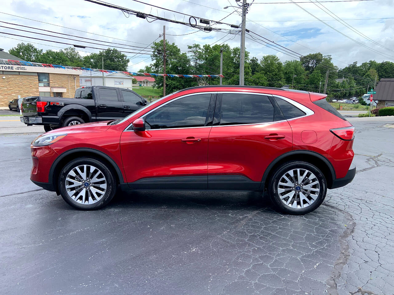 Used 2022 Ford Escape Titanium w/ Class II Trailer Tow Package image 5