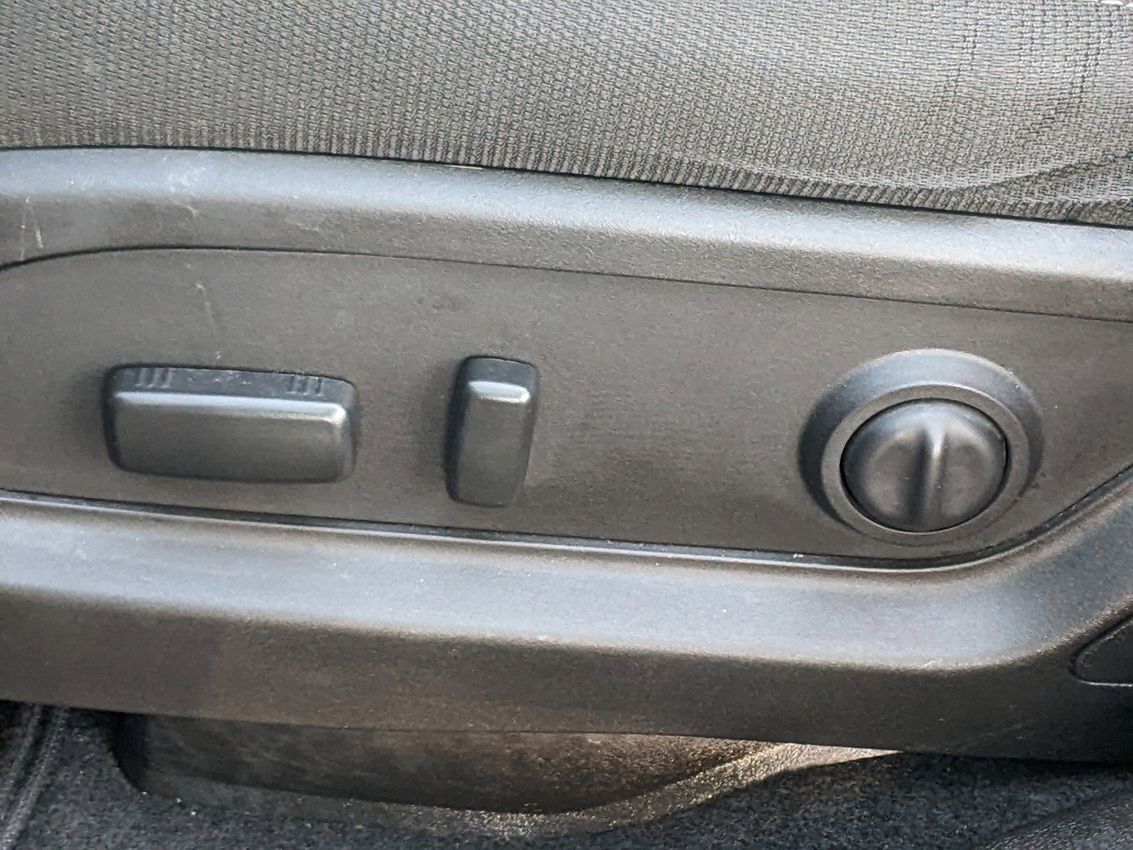 Used 2016 GMC Acadia SLE image 18