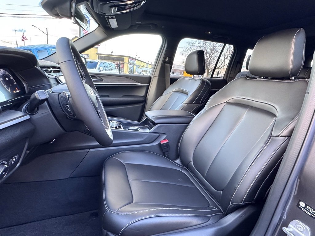 New 2025 Jeep Grand Cherokee Limited image 13