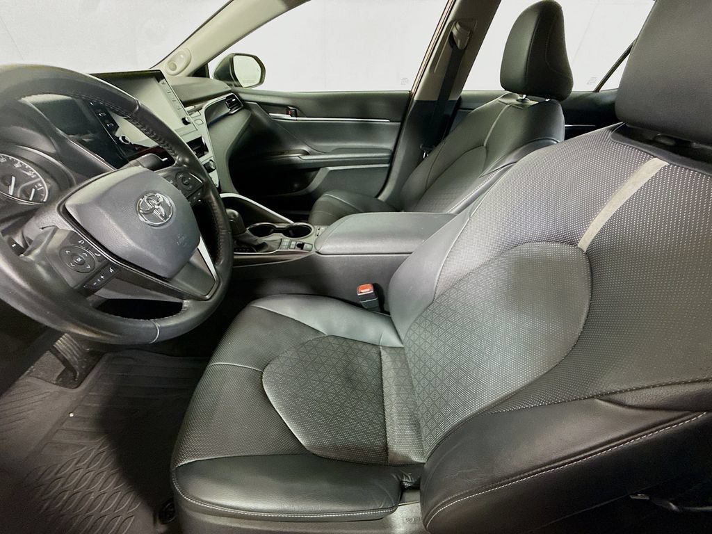 Used 2021 Toyota Camry XSE w/ Navigation Upgrade Package FWD image 19