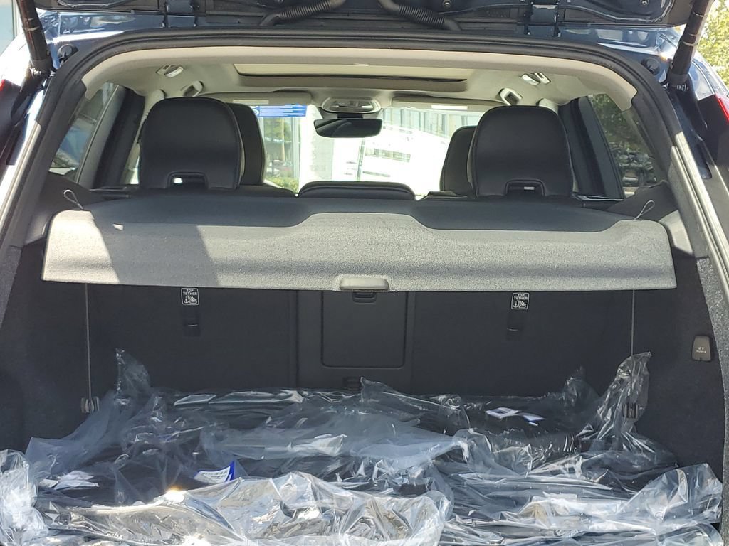 New 2026 Volvo XC40 B5 Ultra w/ Protection Package Premier AWD/4WD image 8