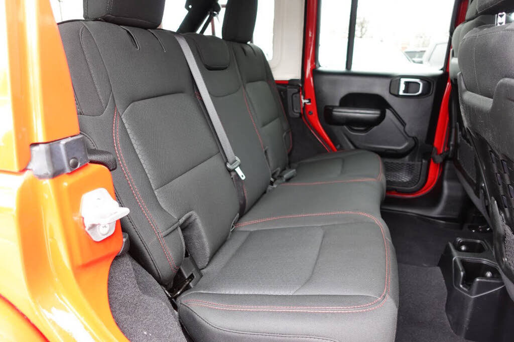 Used 2021 Jeep Wrangler Unlimited Rubicon w/ Dual Top Group AWD/4WD image 43