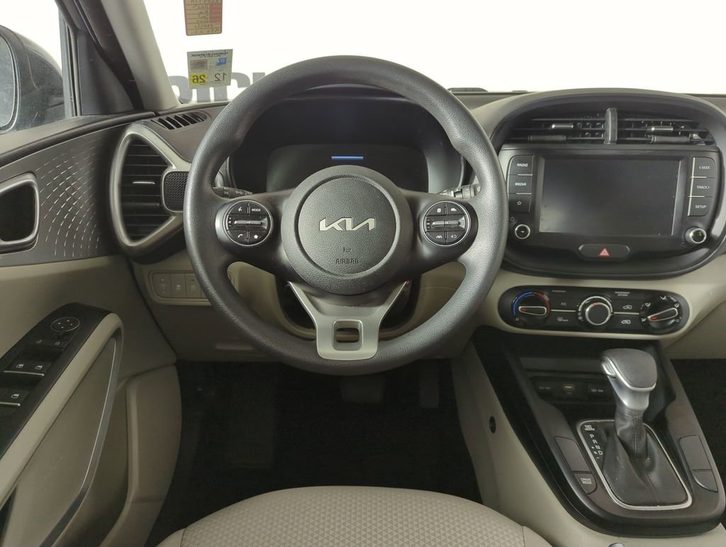 Used 2023 Kia Soul LX image 11