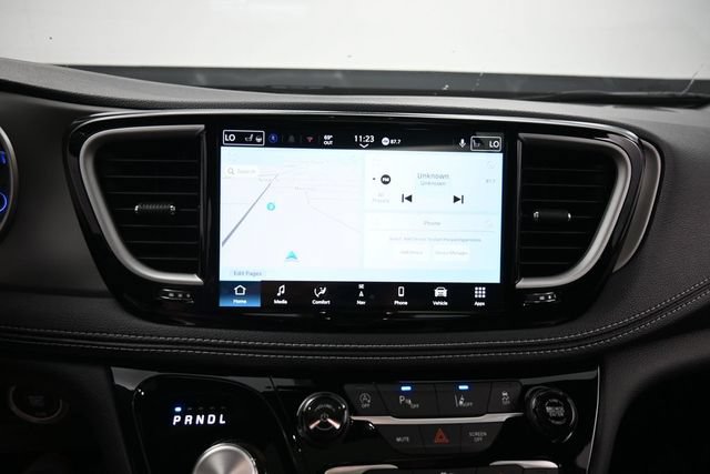 New 2027 Chrysler Pacifica Limited FWD image 23