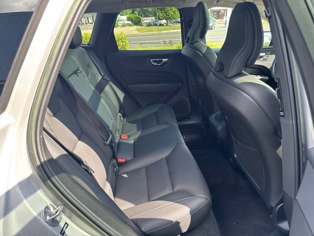 Used 2023 Volvo XC60 B5 Plus w/ Climate Package AWD/4WD image 13