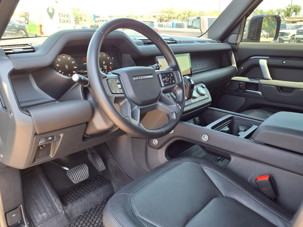 Used 2024 Land Rover Defender 110 X-Dynamic SE AWD/4WD image 25