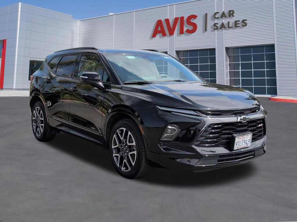 Used 2025 Chevrolet Blazer RS AWD/4WD image 3