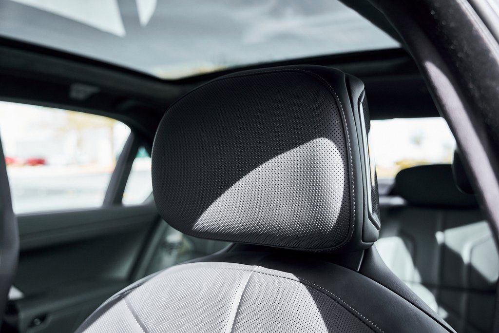 Used 2024 BMW 760i xDrive image 46