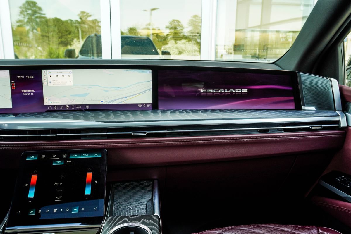 Used 2026 Cadillac Escalade Luxury w/ Touring Package image 18