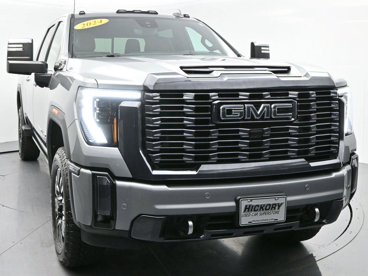 Used 2024 GMC Sierra 2500 Denali Ultimate w/ Max Trailering Package image 2