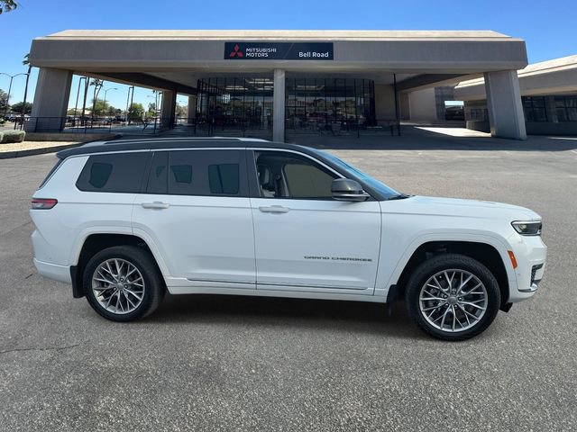 Used 2023 Jeep Grand Cherokee L Summit w/ Advanced Protech Group IV AWD/4WD image 7