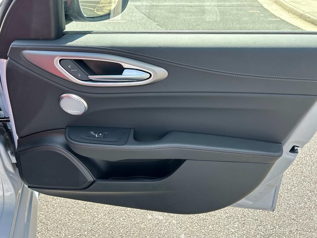 New 2025 Alfa Romeo Giulia AWD image 15