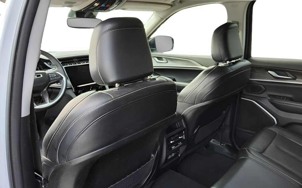 Used 2023 Jeep Grand Cherokee 4WD 4xe image 27