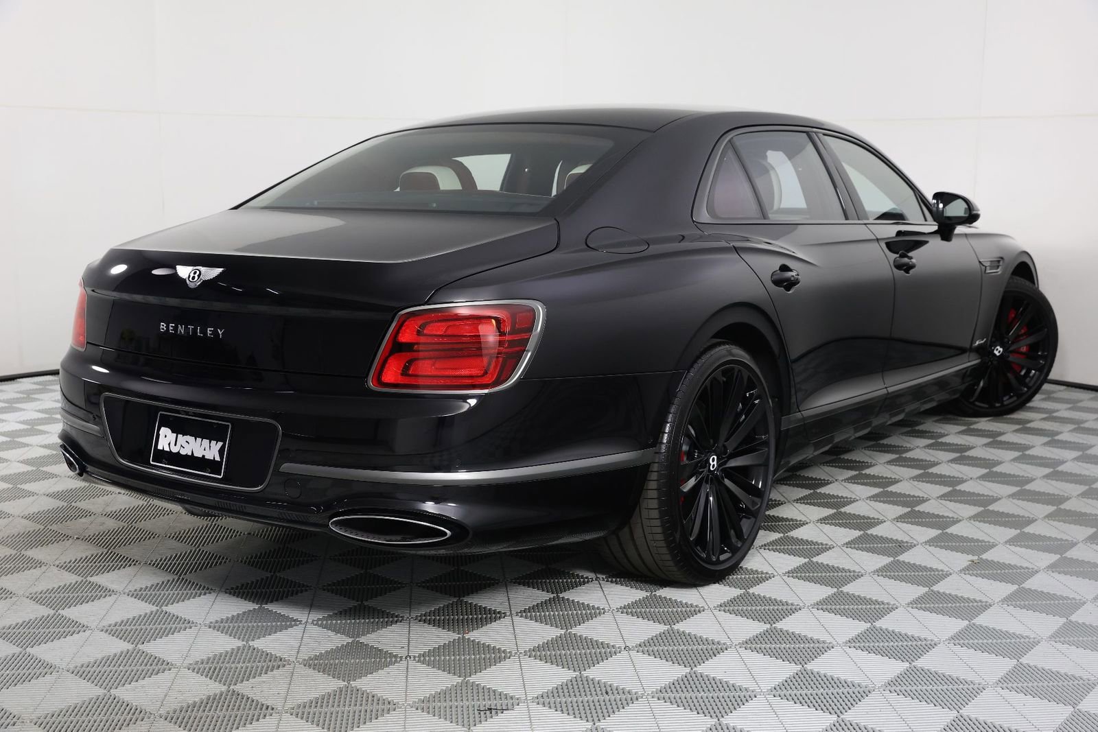 Used 2024 Bentley Flying Spur W12 image 9