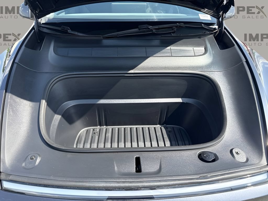 Used 2026 Tesla Model Y 2WD image 37