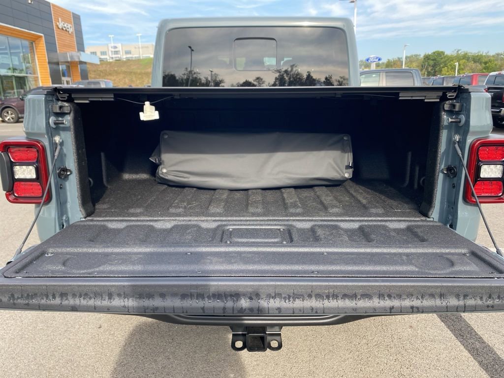 New 2025 Jeep Gladiator Rubicon AWD/4WD image 18