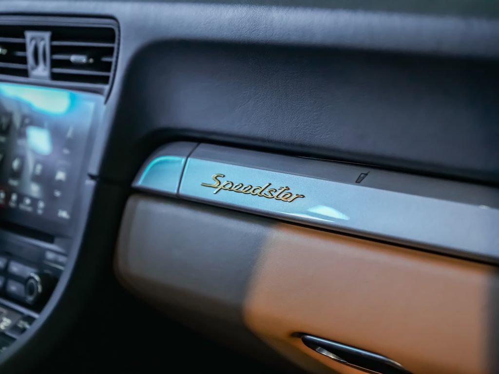 Certified 2019 Porsche 911 Speedster image 29