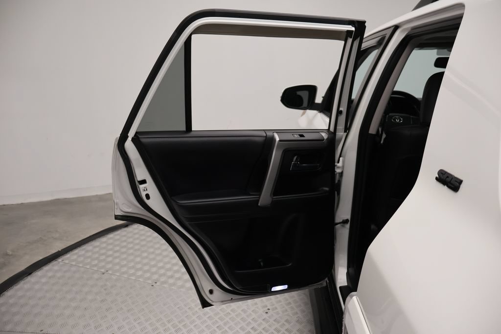 Used 2019 Toyota 4Runner SR5 Premium RWD image 21