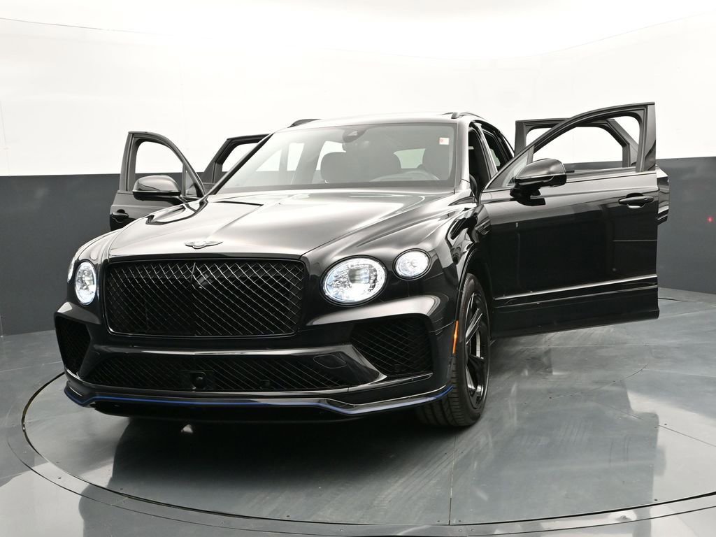 Used 2025 Bentley Bentayga image 78