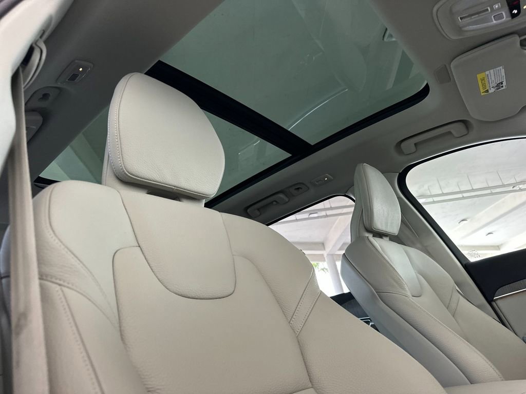 Certified 2024 Volvo XC90 T8 Plus AWD/4WD image 16