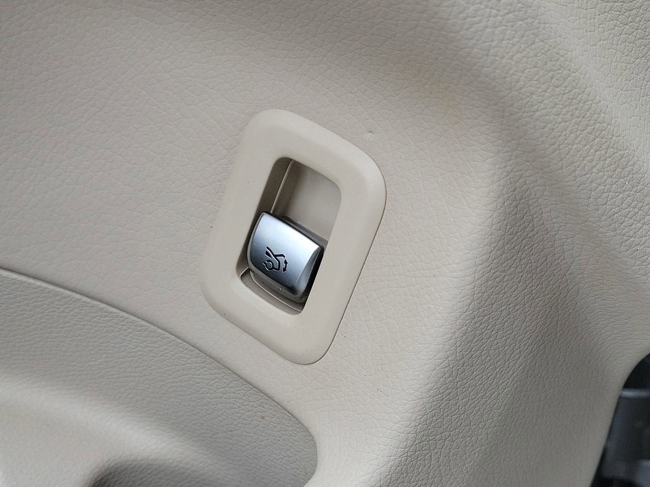 Certified 2022 Mercedes-Benz GLC 300 image 26