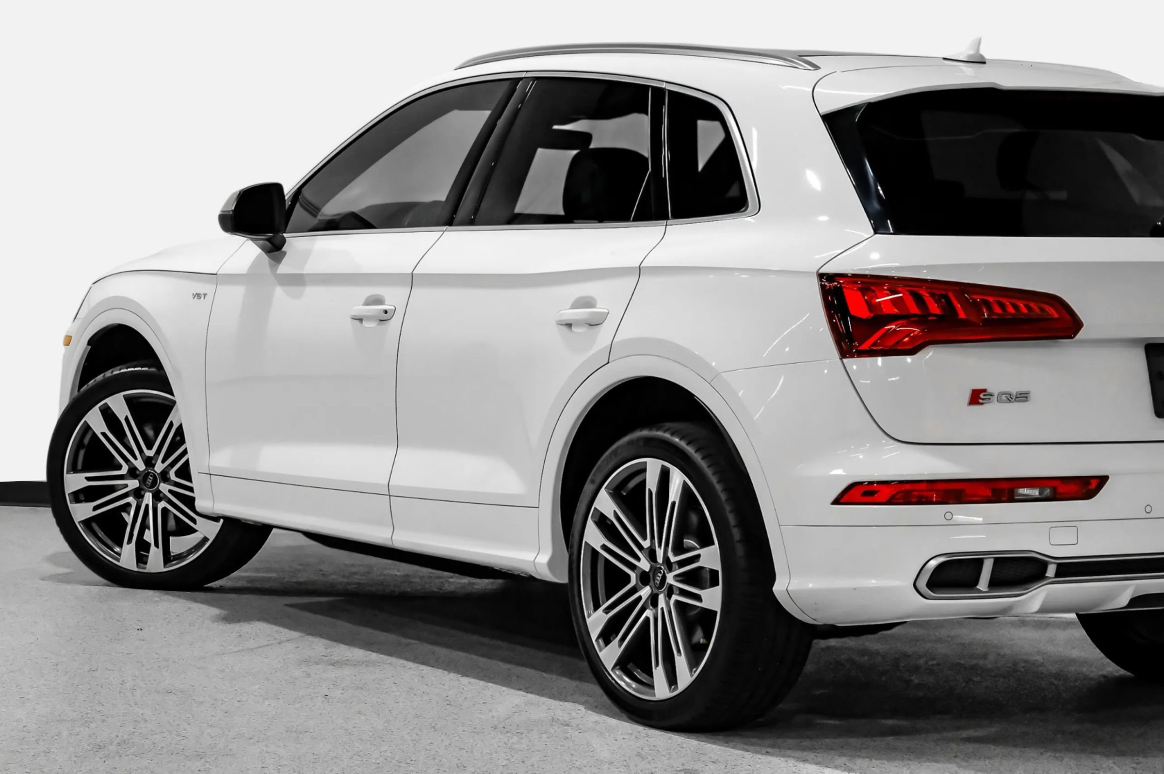 Used 2018 Audi SQ5 Prestige w/ Prestige Package AWD/4WD image 12