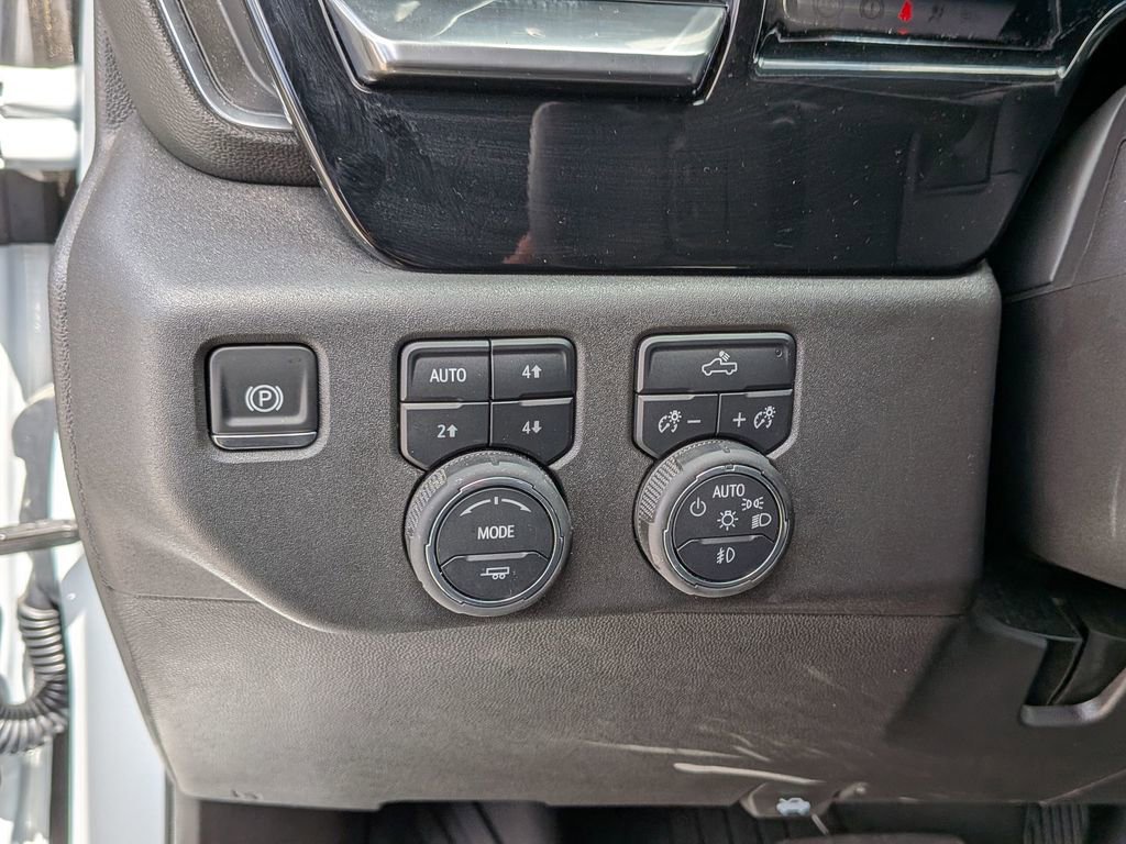 Used 2025 Chevrolet Silverado 1500 LT Trail Boss AWD/4WD image 18