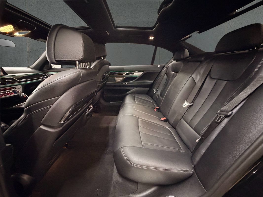 Used 2019 BMW 740i xDrive w/ M Sport Package AWD/4WD image 27