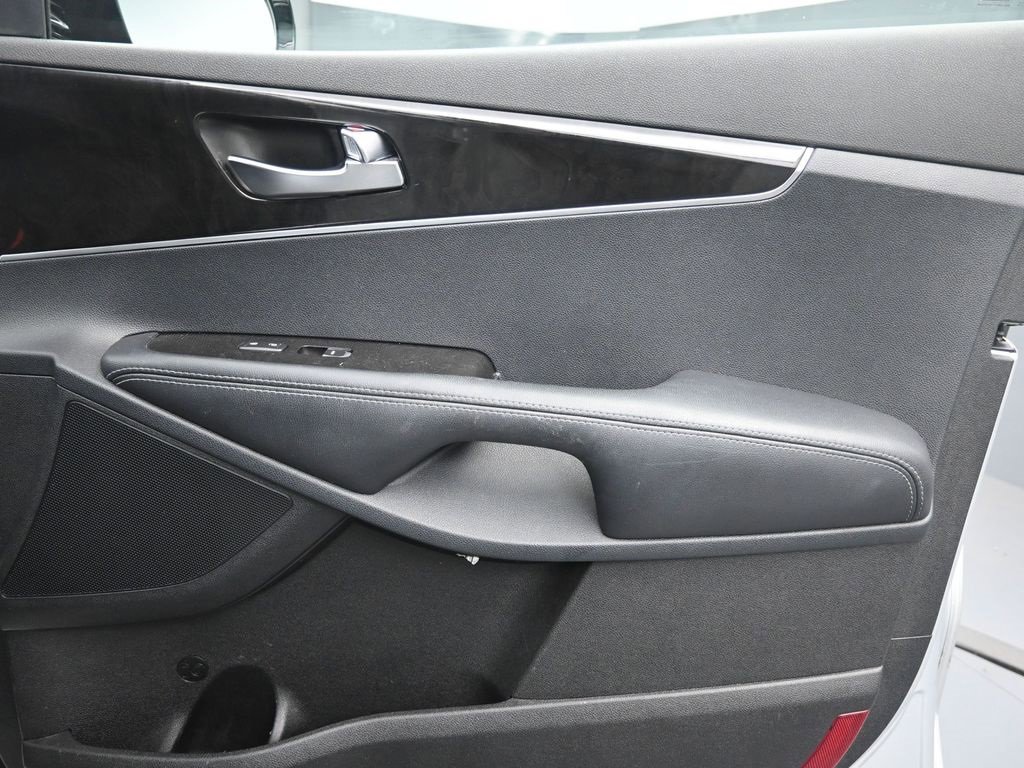 Used 2016 Kia Sorento LX image 29