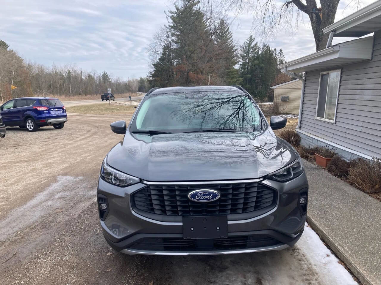 Used 2025 Ford Escape Platinum image 3