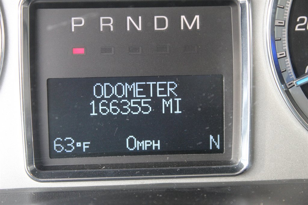 Used 2013 Cadillac Escalade ESV Premium image 9