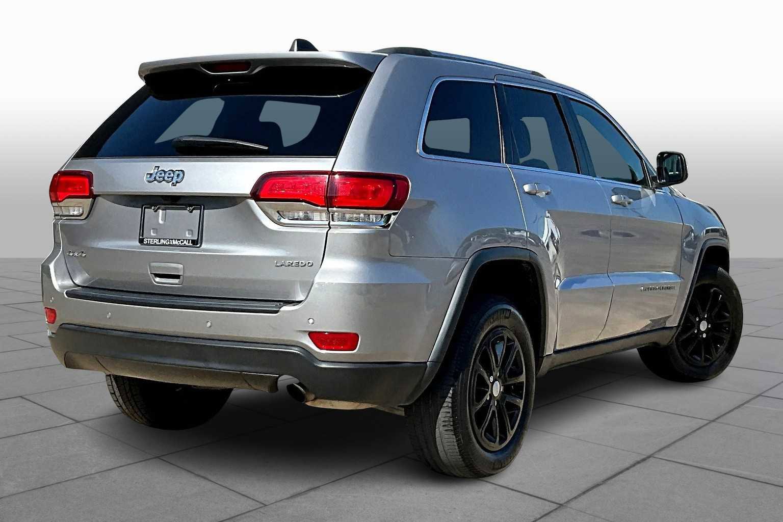 Used 2021 Jeep Grand Cherokee Laredo image 11