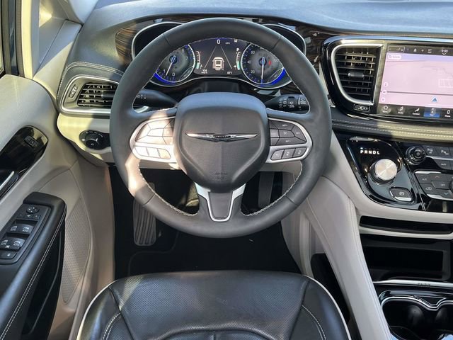 Used 2023 Chrysler Pacifica Limited image 18
