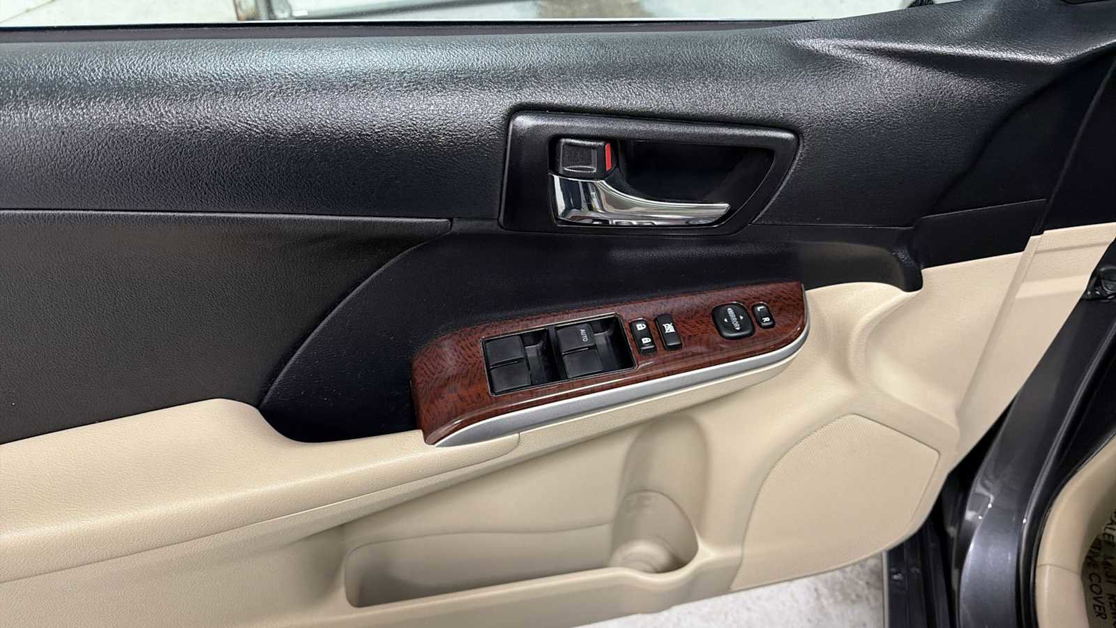 Used 2013 Toyota Camry XLE w/ Convenience Pkg image 15